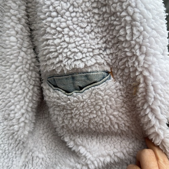 Vintage Levi's Sherpa Lined Trucker Style Red Tab Denim Jacket Sz S - Picture 11 of 12